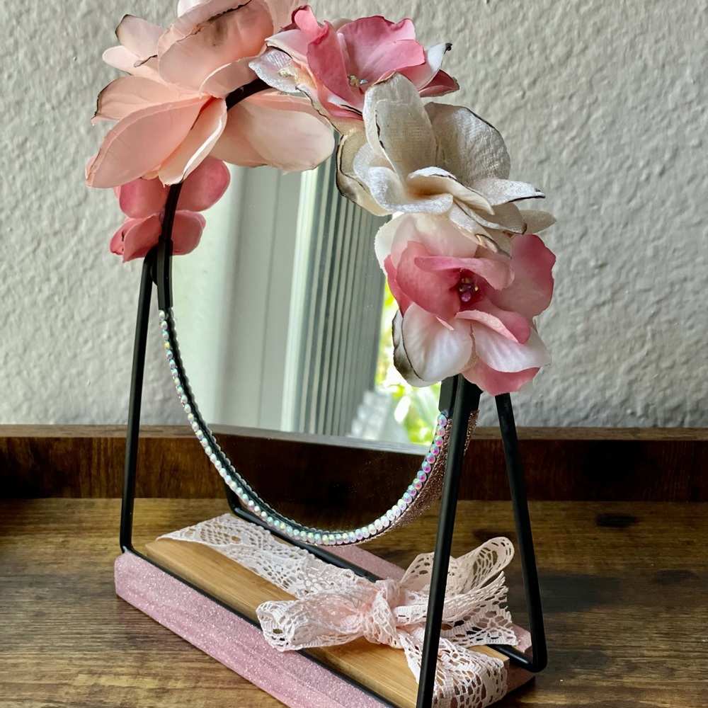 Handmade decorative make up mirror Pink.